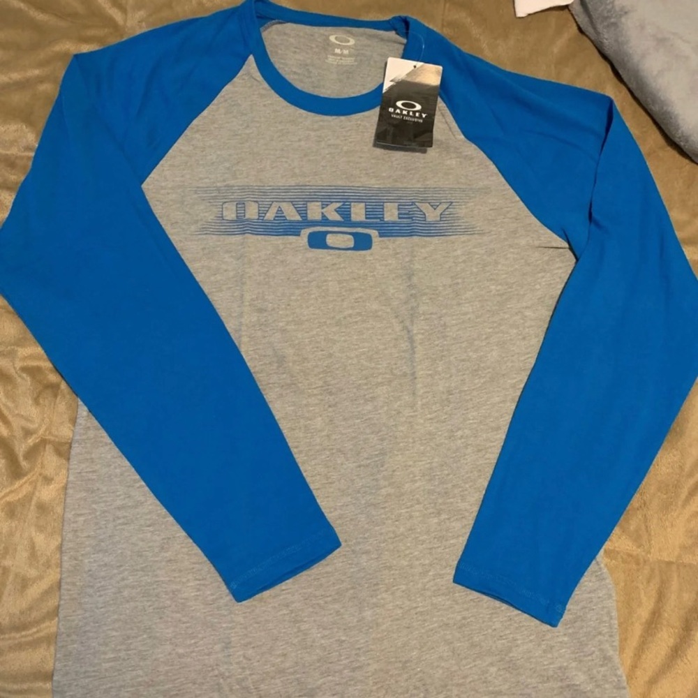 Oakley shirt
